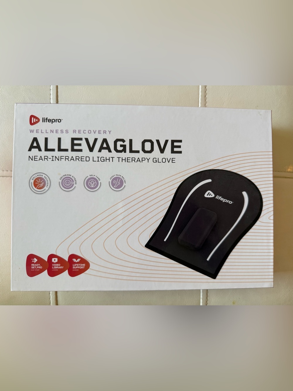 Lifepro AllevaGlove Near-Infrared Light Therapy Glove